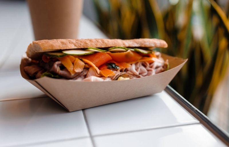 Disposable kraft trays To Go, street-food paper trays